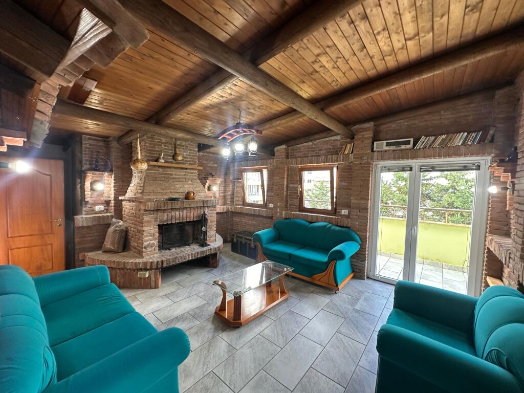 Penthouse for sale, at the dry lake with two parking spaces included!!!