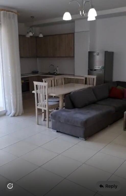 1+1, arredato al 21 Dhjetori vicino all'ingegneria delle costruzioni, prezzo 500 mila lek