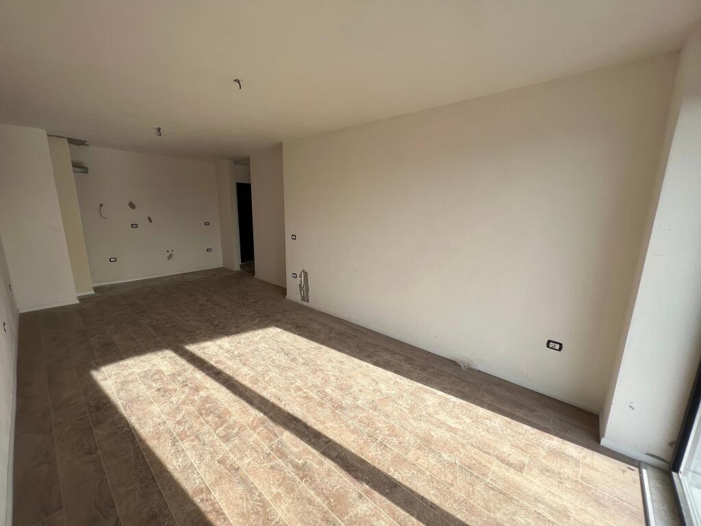 📣 IN VENDITA Appartamento 2+1 Con 2 Bagni, Guardaroba E Balcone 📍 Garden Residence Turdiu, Campo di Aviazione ✨