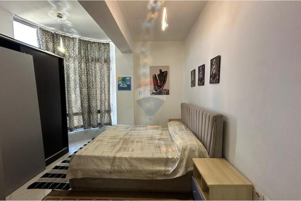 ----Apartament 1+1 per qera------ Rruga Kavajes!