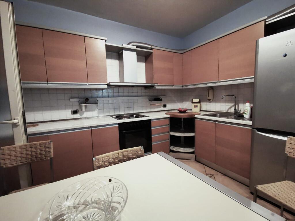 Jepet Me Qera Apartament 2+1 Rruga e Elbasanit