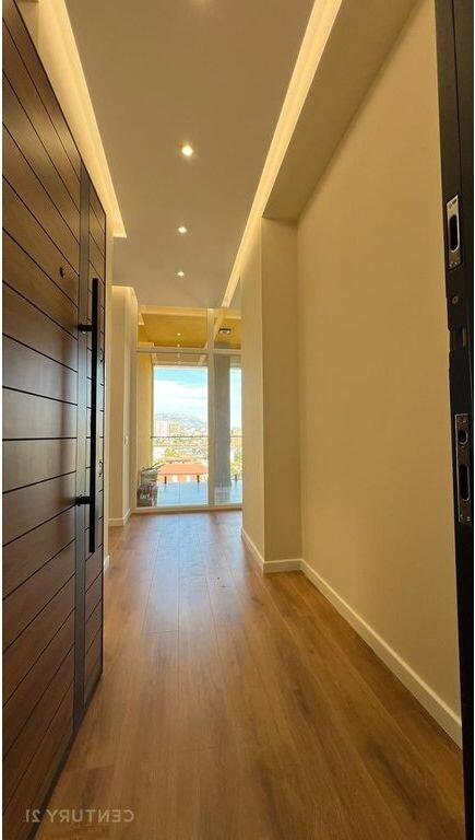 Shesim Apartament 2+1, me 2 tualete dhe post parkimi – pranë Bulevardit të Ri