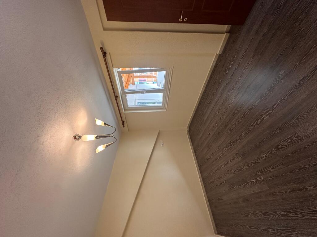 Penthouse for sale, at the dry lake with two parking spaces included!!!