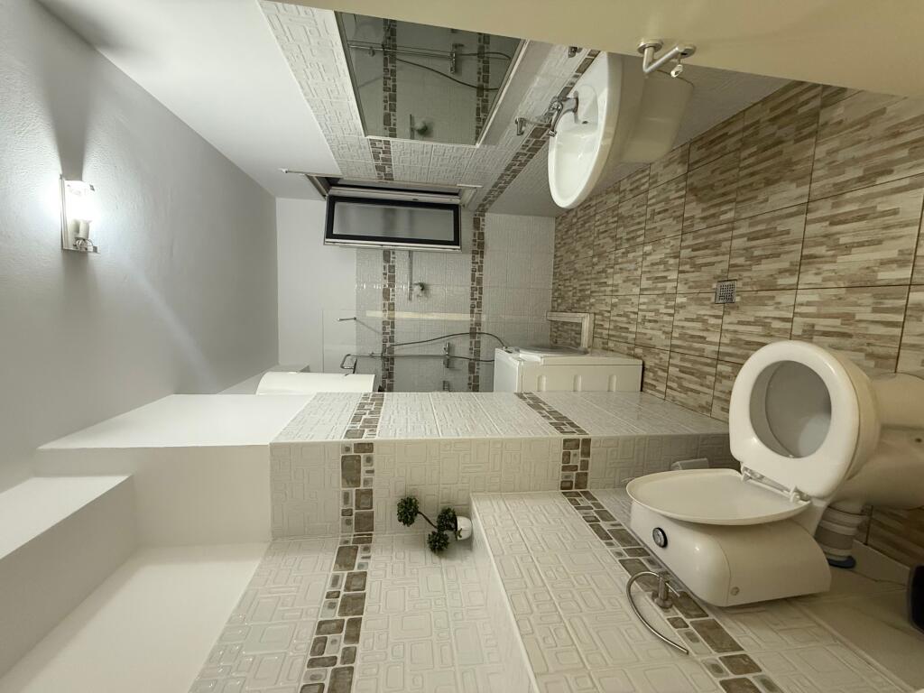 Qender apartament  luksoz 2+1+2 me qera 70,000 leke i padiskutueshem