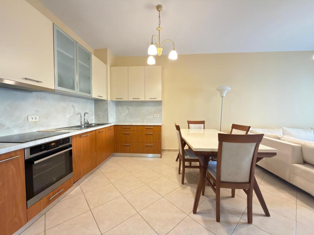 Apartment 2+1 for rent at Zogu i Zi