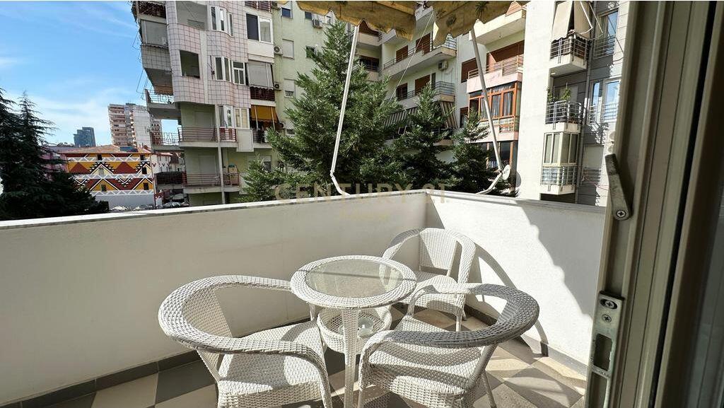 2+1 Apartment for Rent near Pazari i Ri!