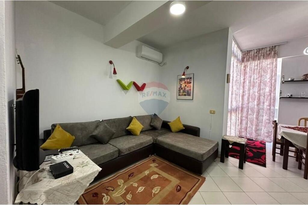 Apartment 1+1, Kavaja Street