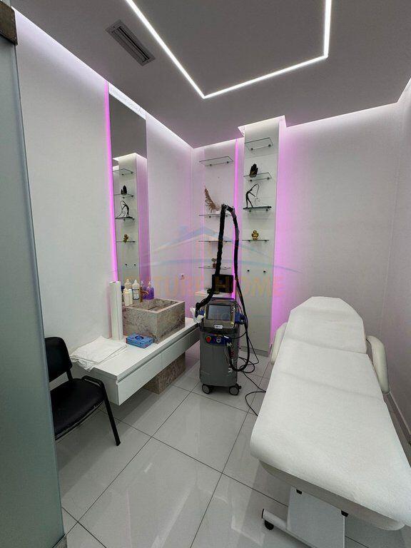 Rent, Business Premises, at Rotondo Astiri, Tirana 4,000 €,UNA57592