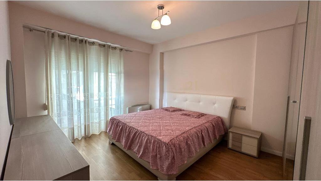 Appartamento 2+1 in Affitto a Pazari i Ri – 140 m², Completamente Arredato