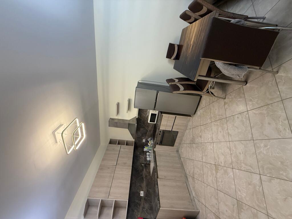 Qender apartament  luksoz 2+1+2 me qera 70,000 leke i padiskutueshem