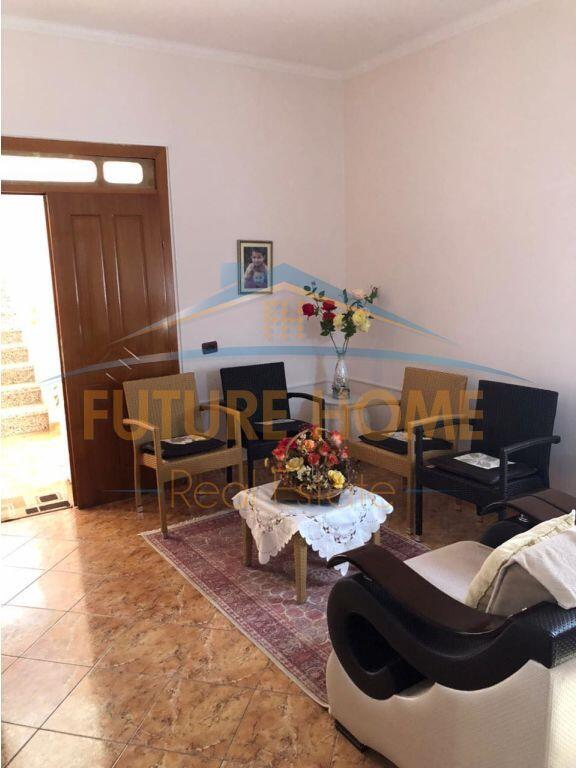 Shitet, Vilë 2 kateshe ne Institut, Tiranë