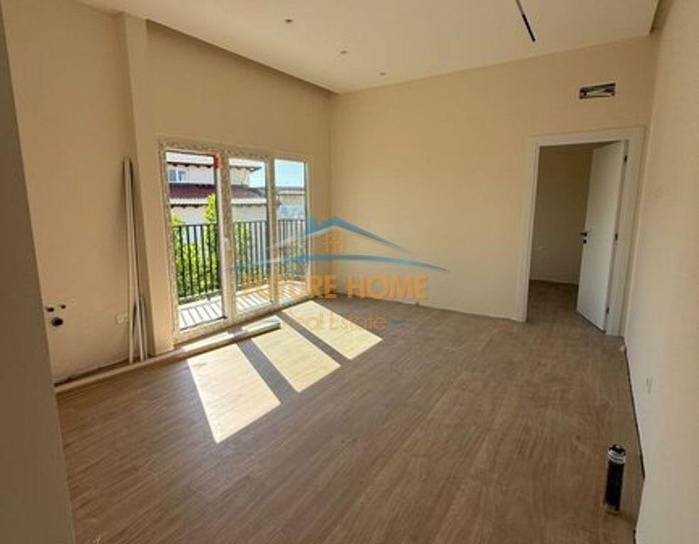 Shitet Apartament 1+1, Ali Demi