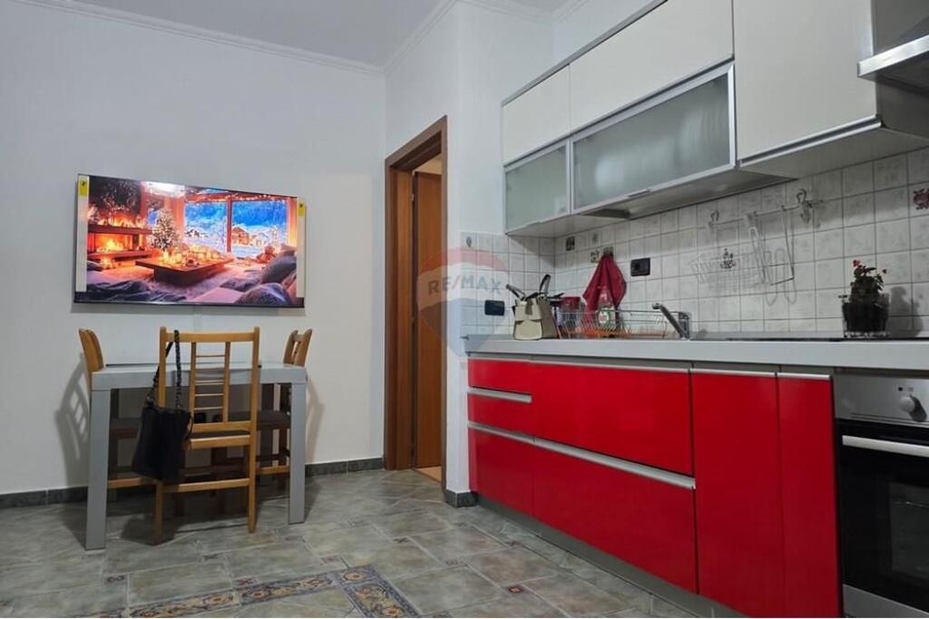 APARTMENT 1+1 FOR RENT, KAVAJES STREET