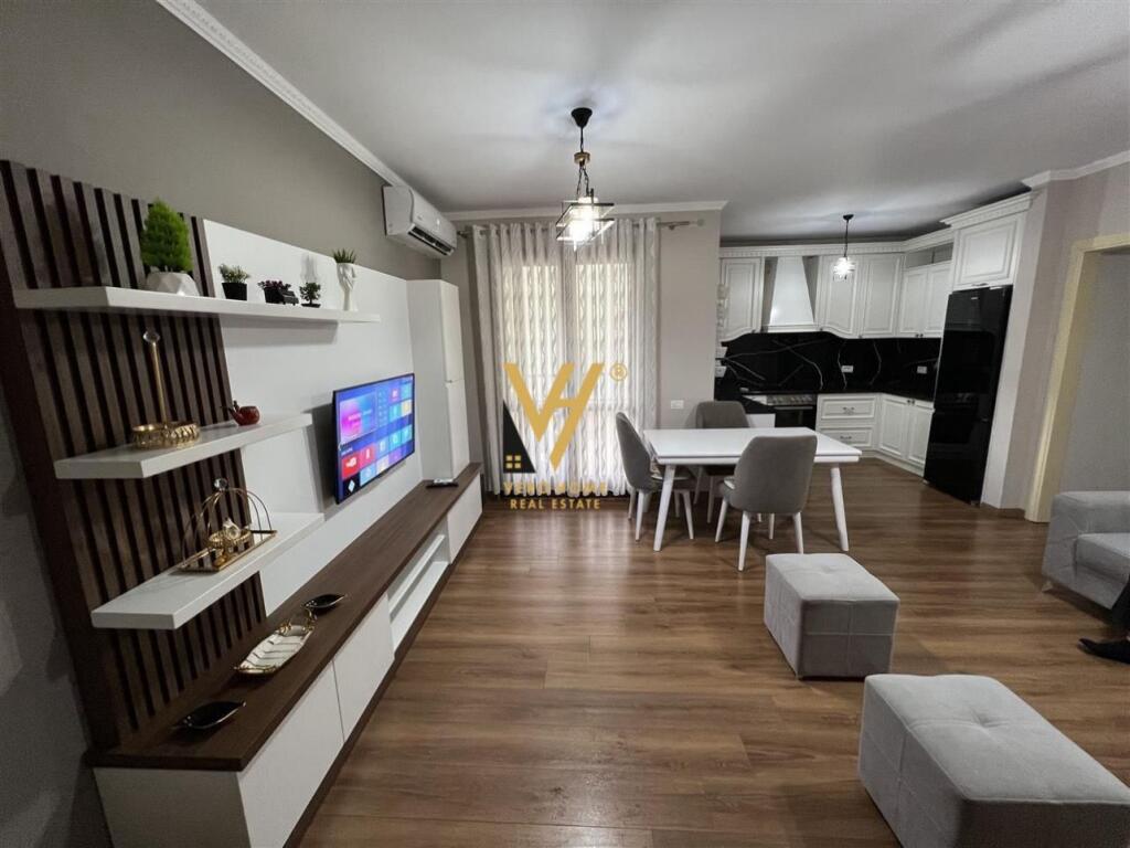 JEPET APARTAMENT 2+1+2+BLK ME QIRA TE KOPSHTI BOTANIK 800 EURO