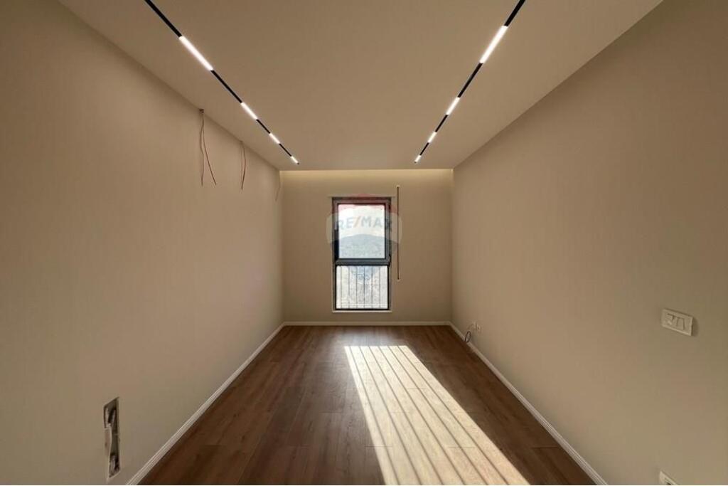 2+1 APARTMENT FOR SALE NEAR THE RED SCHOOL!