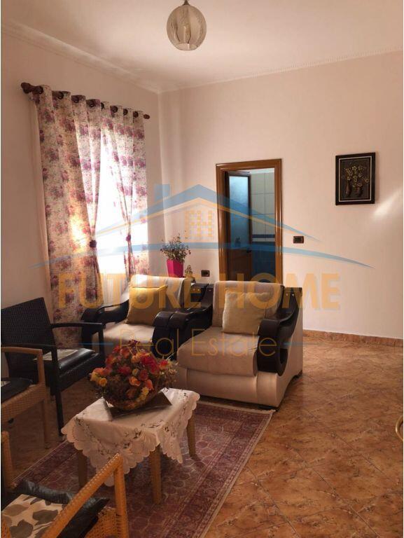 Shitet, Vilë 2 kateshe ne Institut, Tiranë