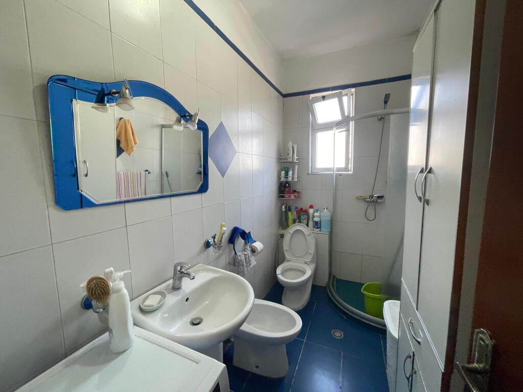 SHITET APARTAMENT 2+1 TEK ISH TREGU ELEKTRIK