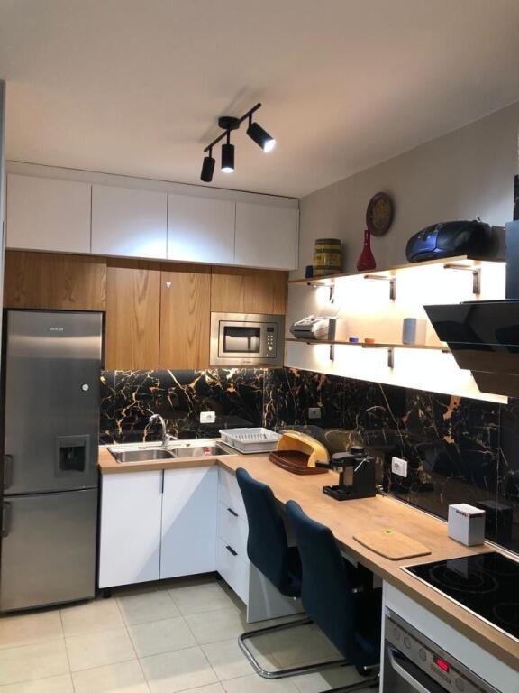 Apartament 1+1, Fusha Aviacionit!