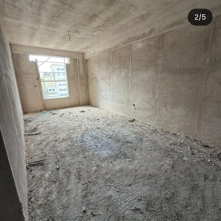 Shitet 2+1 tek kompleksi guce,ish parku