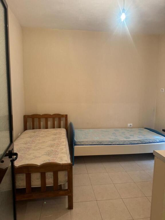 Monolocale /Affitto📍Selite 📌35000 lek (acqua+internet inclusi)