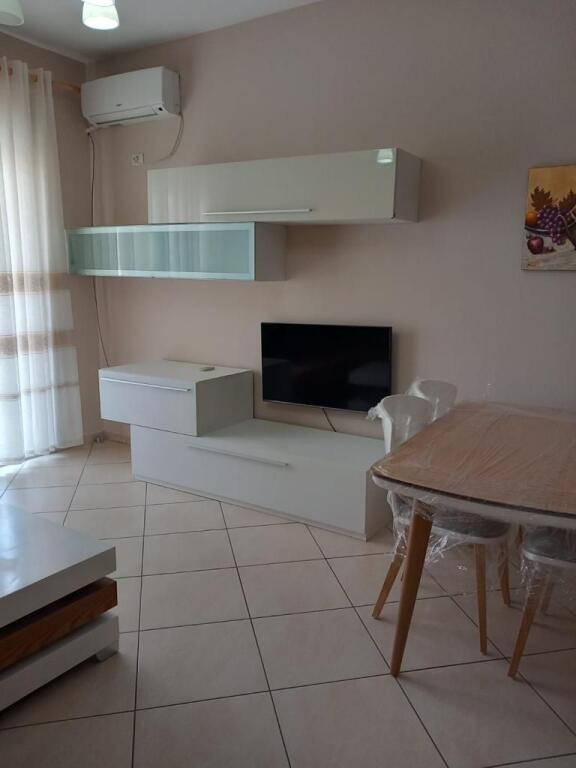 Jepet me qera apartament 2+1 Delijorgji