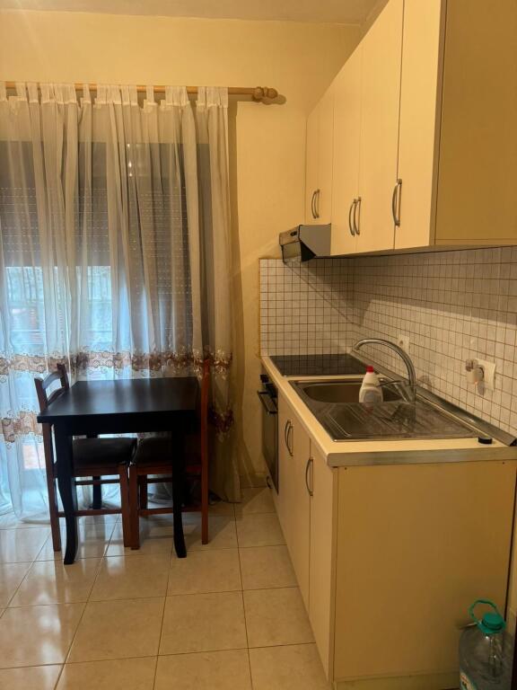 Monolocale /Affitto📍Selite 📌35000 lek (acqua+internet inclusi)