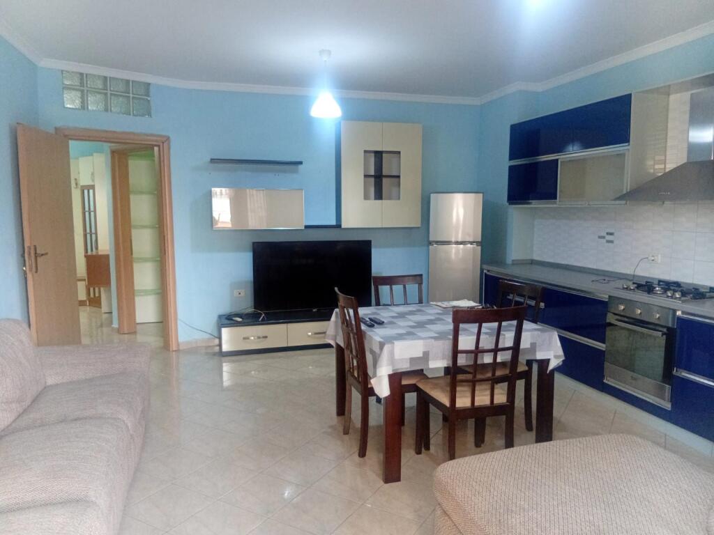 Apartment 2+1, Astir!