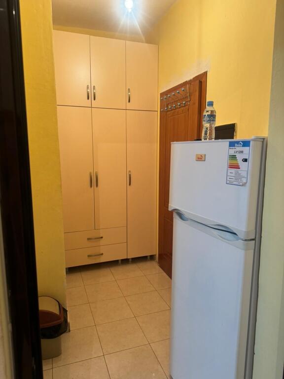 Monolocale /Affitto📍Selite 📌35000 lek (acqua+internet inclusi)