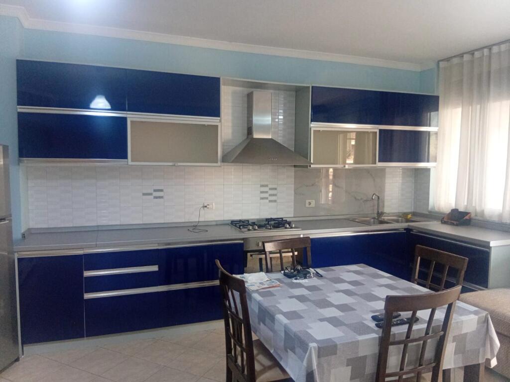 Apartment 2+1, Astir!