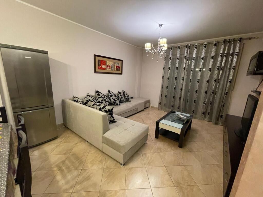 Appartamento 2+1 in affitto a Xhamllik!