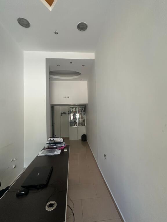 🟢 Dyqan me Qira - 21 m² Rr. Islam Alla