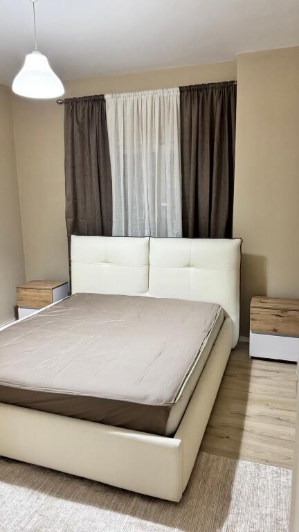 JEPET APARTAMENT ME QIRA 2+1 PRANE AMERIKAN 3