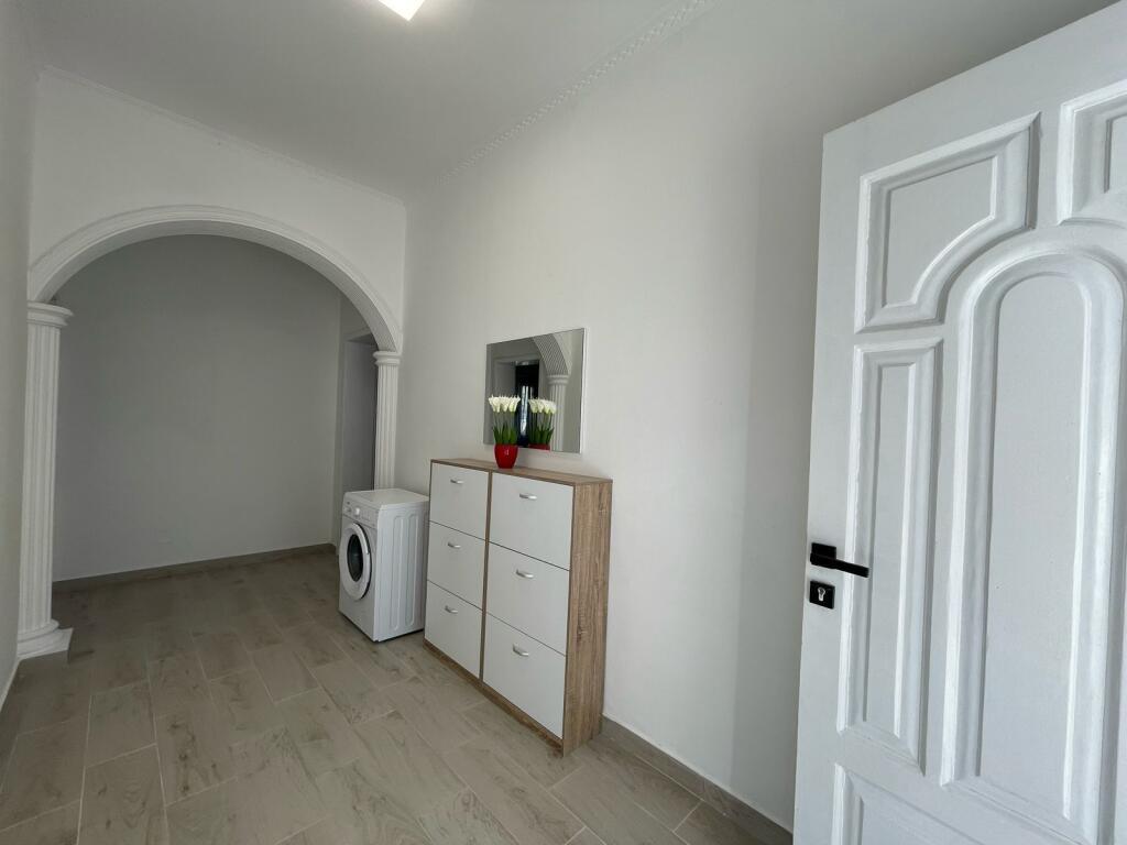 Jepet me Qera Apartament 1+1, Shtepi Private, Bishti Kalldrermit, Vlore 25000 LEK/Muaj