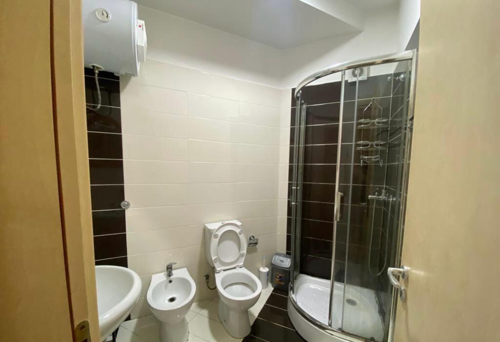 Liqeni i Thate - Shitet Apartament