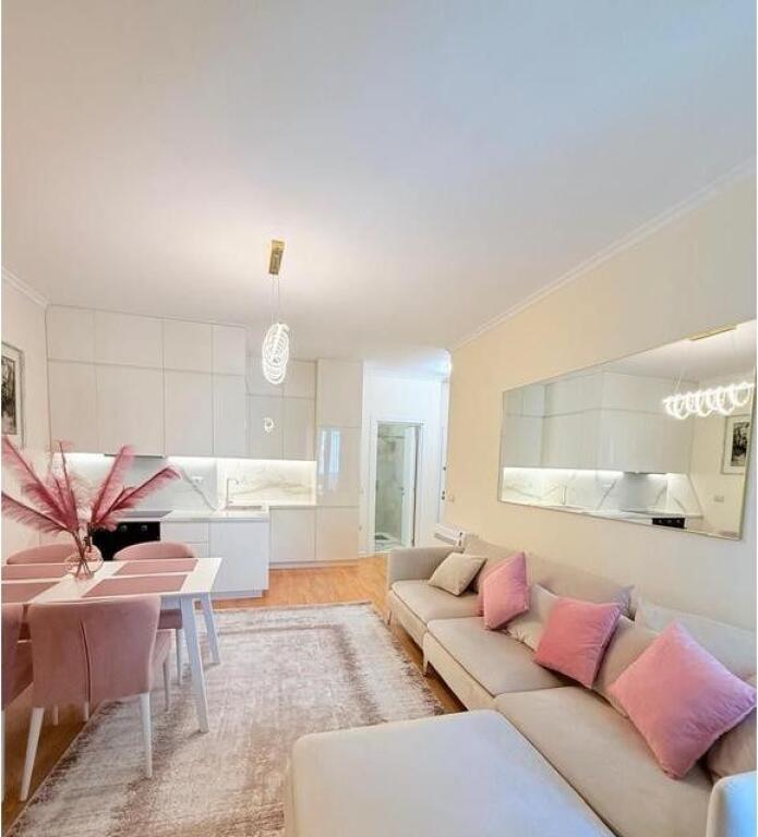 Modern 2+1 Apartment for Rent on Kosovarëve Street – Sought After Location!