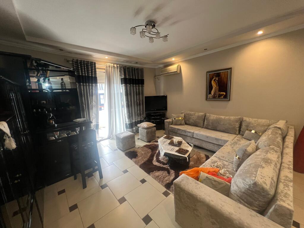 Apartament 3+1 Me Qera, Astir, Prane Rrethit