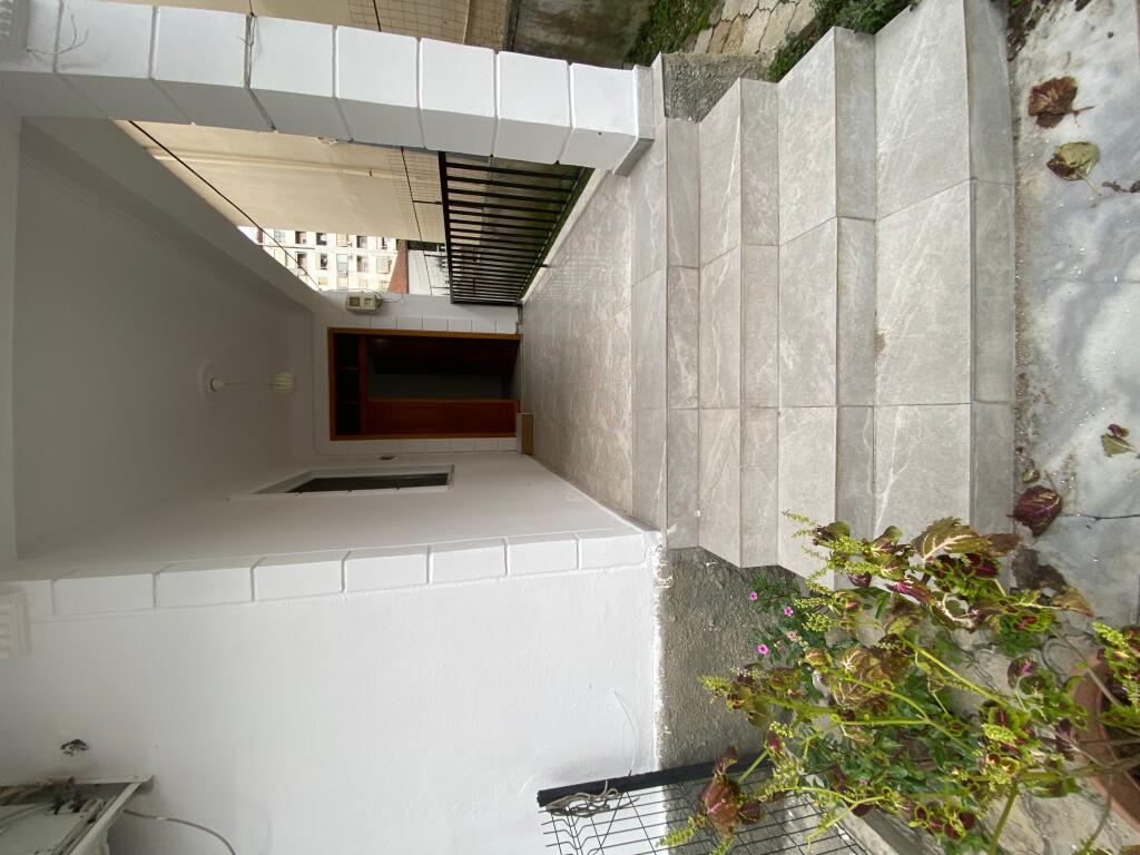 2+1,i mobiluar kat vile,te 2 palmat ne astir,450 euro