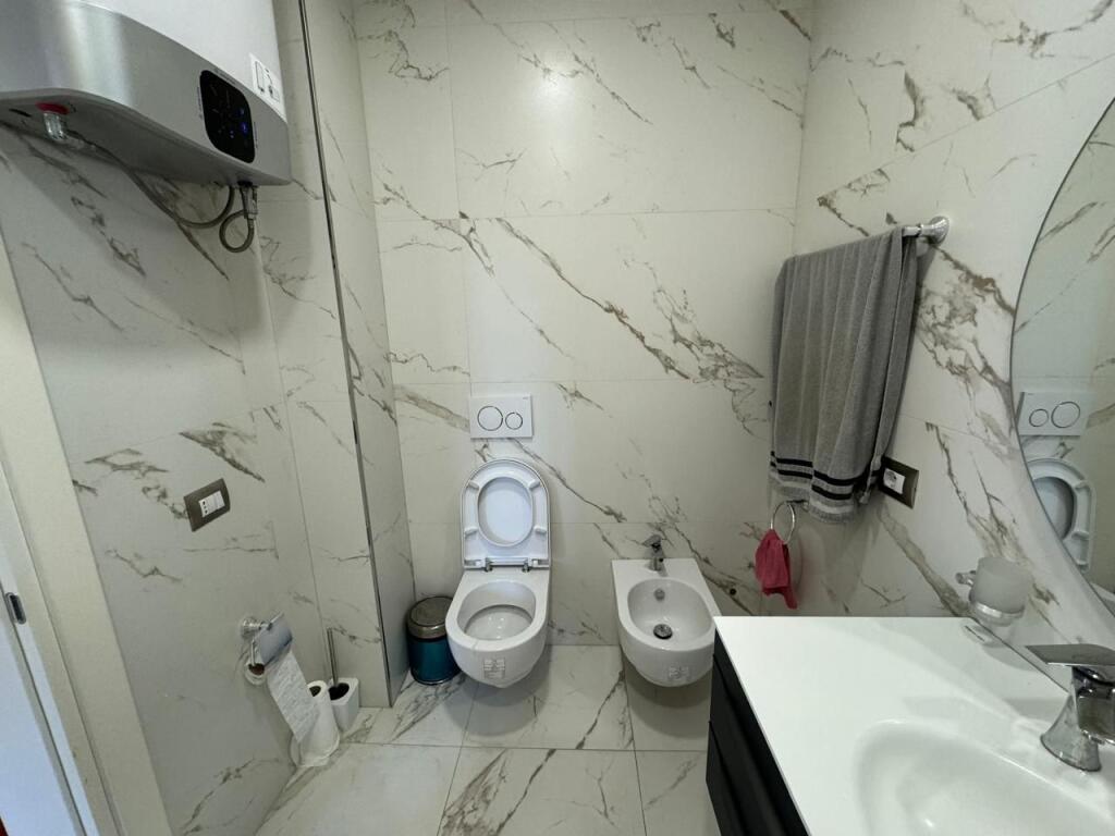 Jepet apartament me qera 3+1+2 vollga