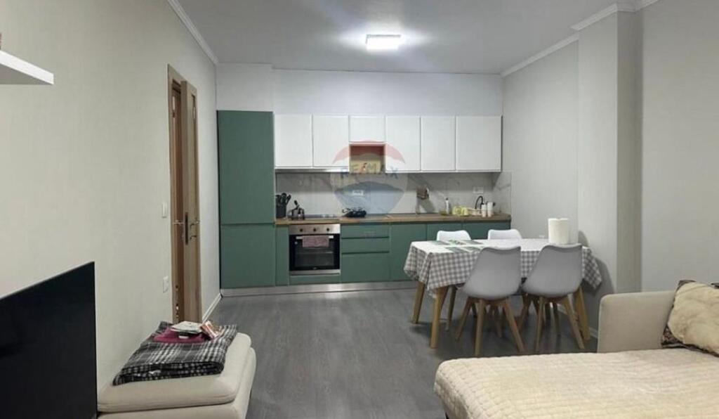 Rent/ Apartment on 5 Maji Street