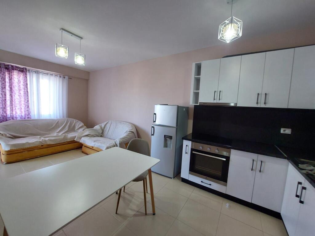 APPARTAMENTO IN AFFITTO, 1+1 A VLORE, TRANSBALLKANIK (IPOTECA)