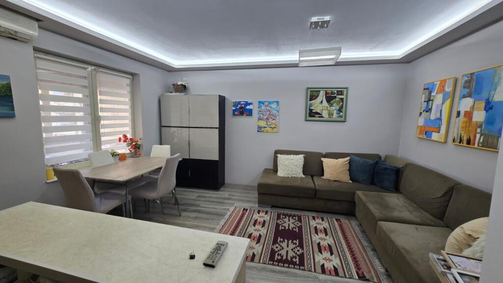 🏡 Apartament 2+1 me qira – Rr. Osman Myderizi