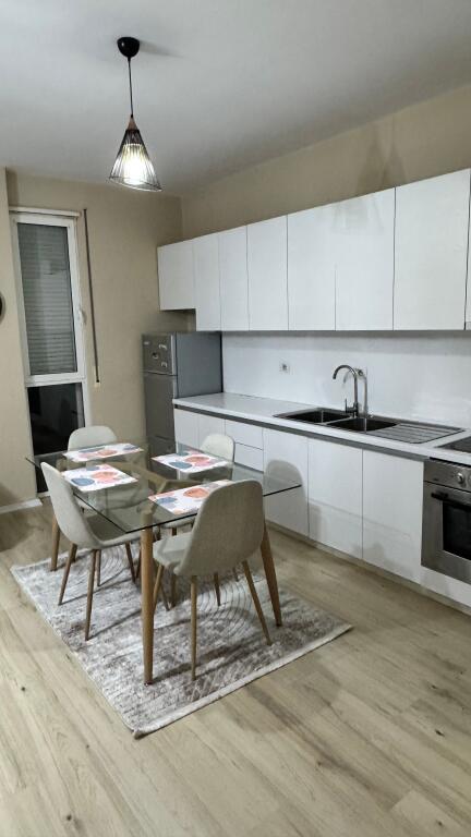 JEPET APARTAMENT ME QIRA 2+1 PRANE AMERIKAN 3