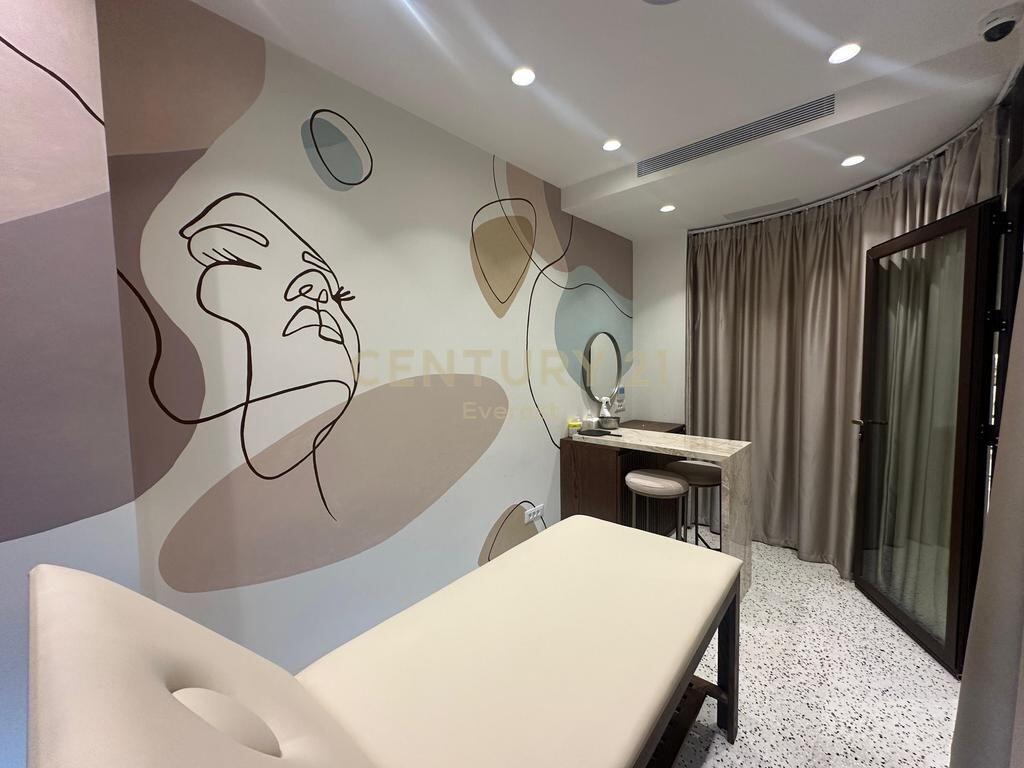 KOMPLEKSI KIKA 2, ZYRE PER QIRA 1,800 € /Muaj