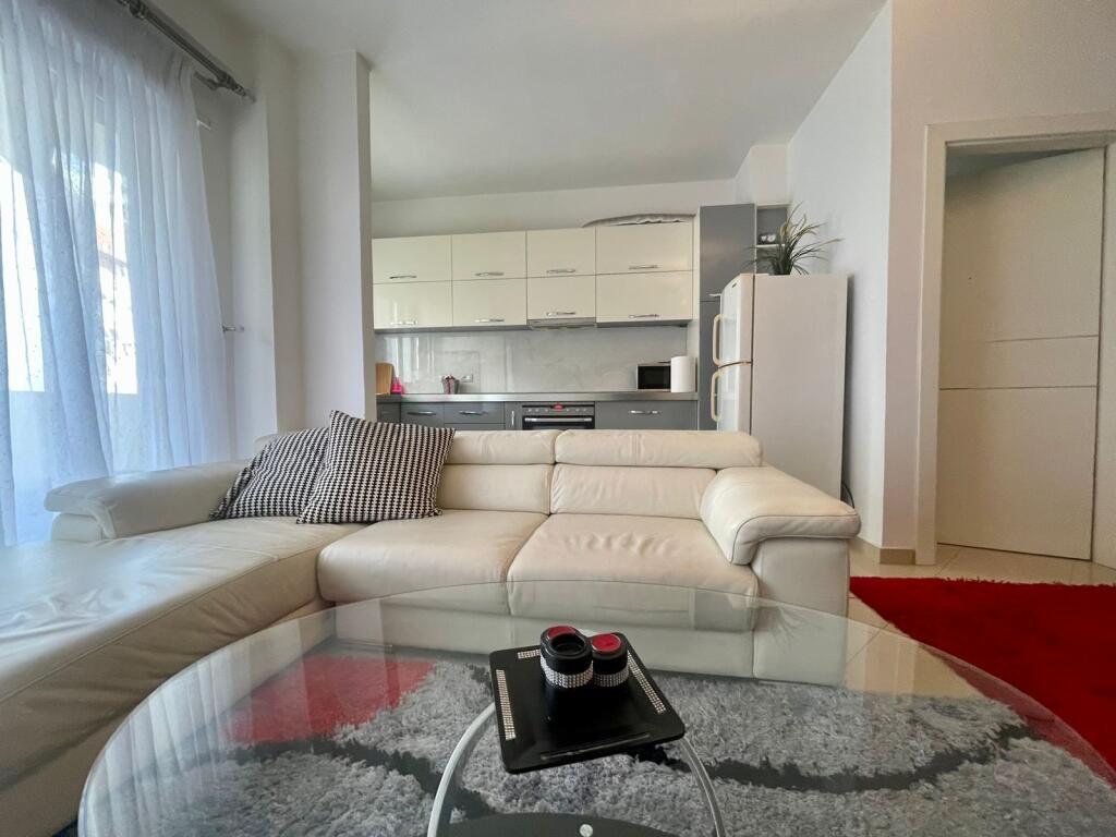 APARTAMENT 1+1 ME QIRA NE FRESK , 400 €