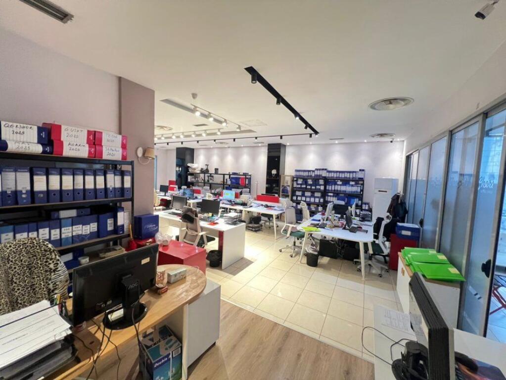 Zyre Me Qera Tek Rruga e Kavajes (ID BZ2739) Tirane