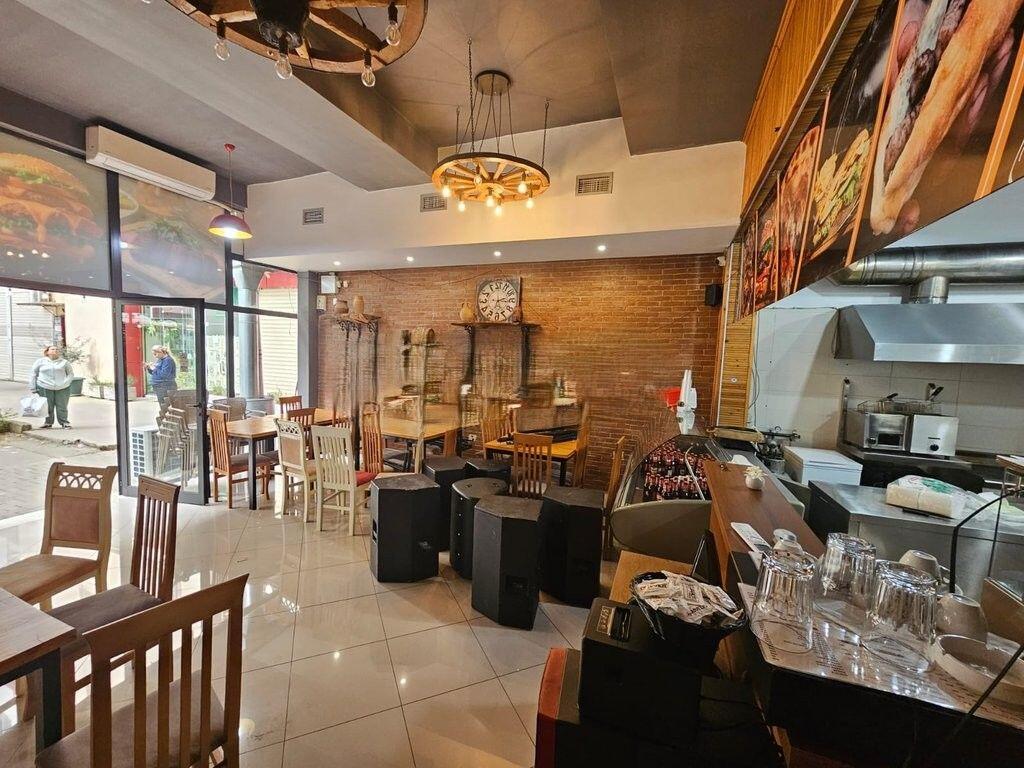 DYQAN/NJESI MULTIFUNKSIONAL PER SHITJE 127,000 €