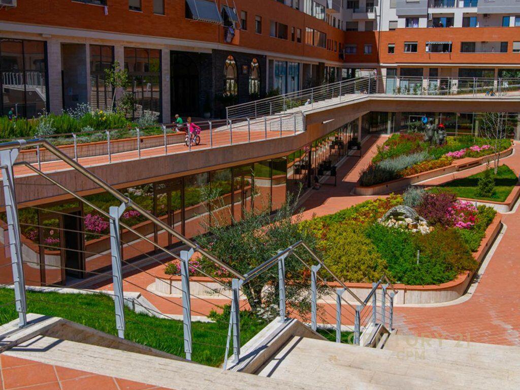 🏡 Appartamento 2+1 + 2 bagni + balcone + garage chiuso per 2 auto – palazzo nuovo (2024)