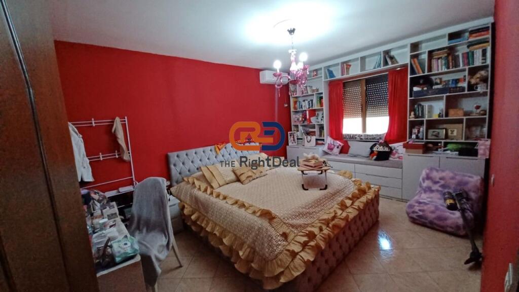 Presso l'Ospedale Universitario di Traumatologia, Appartamento 3+1+2 in Vendita, Con Pianta Regolare!!!