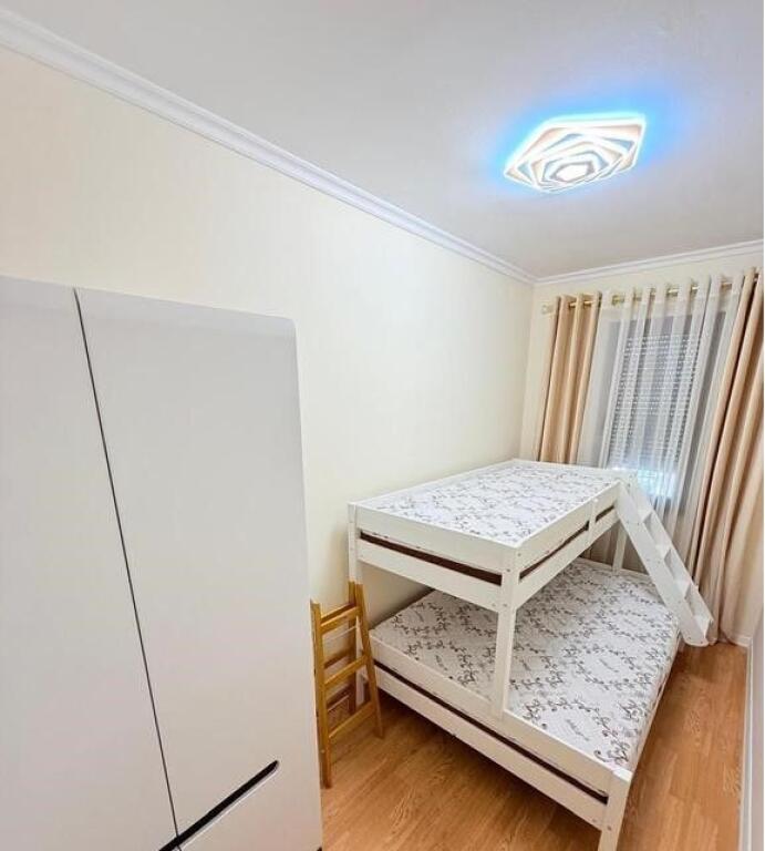 Modern 2+1 Apartment for Rent on Kosovarëve Street – Sought After Location!