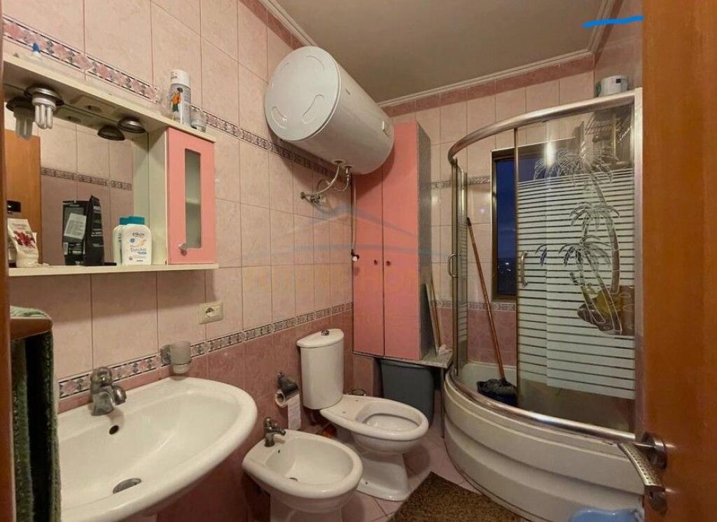 Shitet Apartament 2+1+2 – Kinostudio, Tiranë